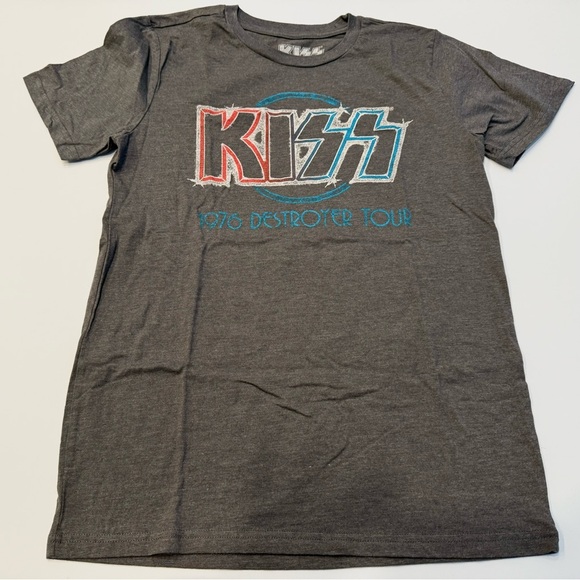 Tops - KISS Graphic Tee- Size Medium